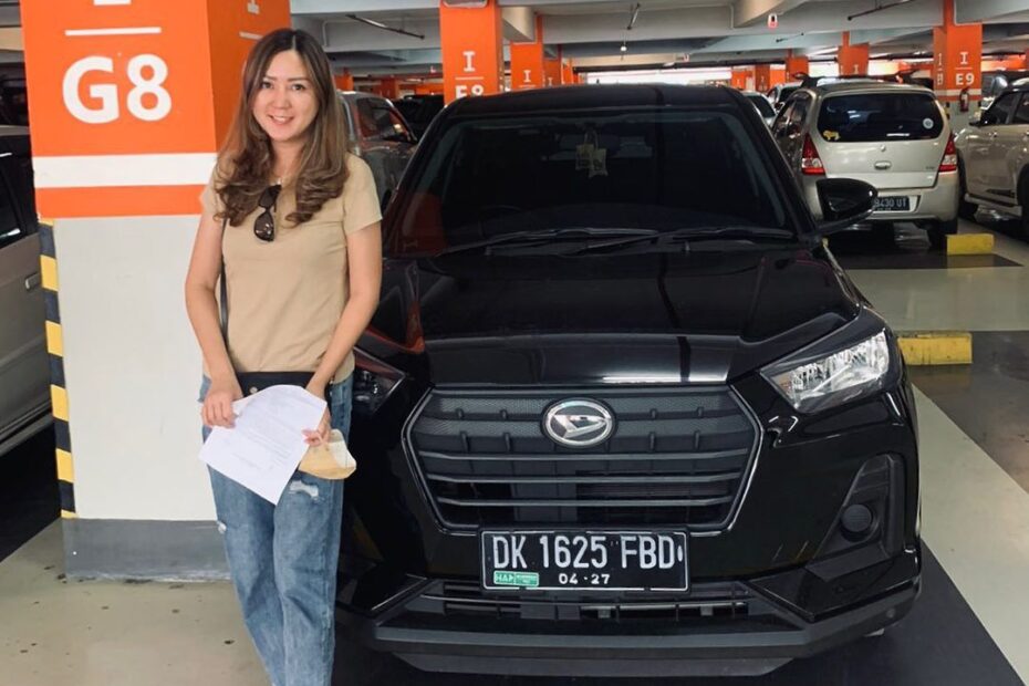 Sewa Daihatsu Rocky 1