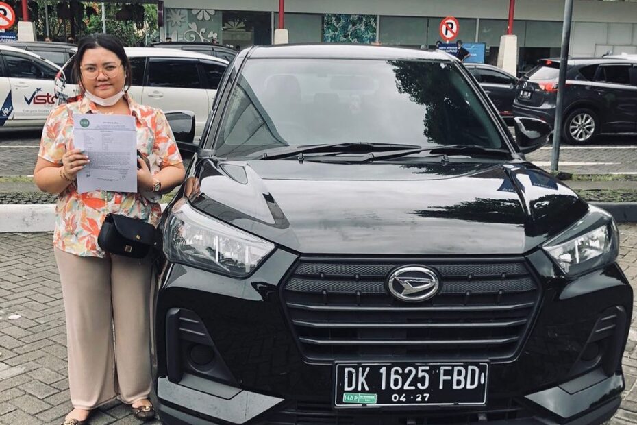 Sewa Daihatsu Rocky